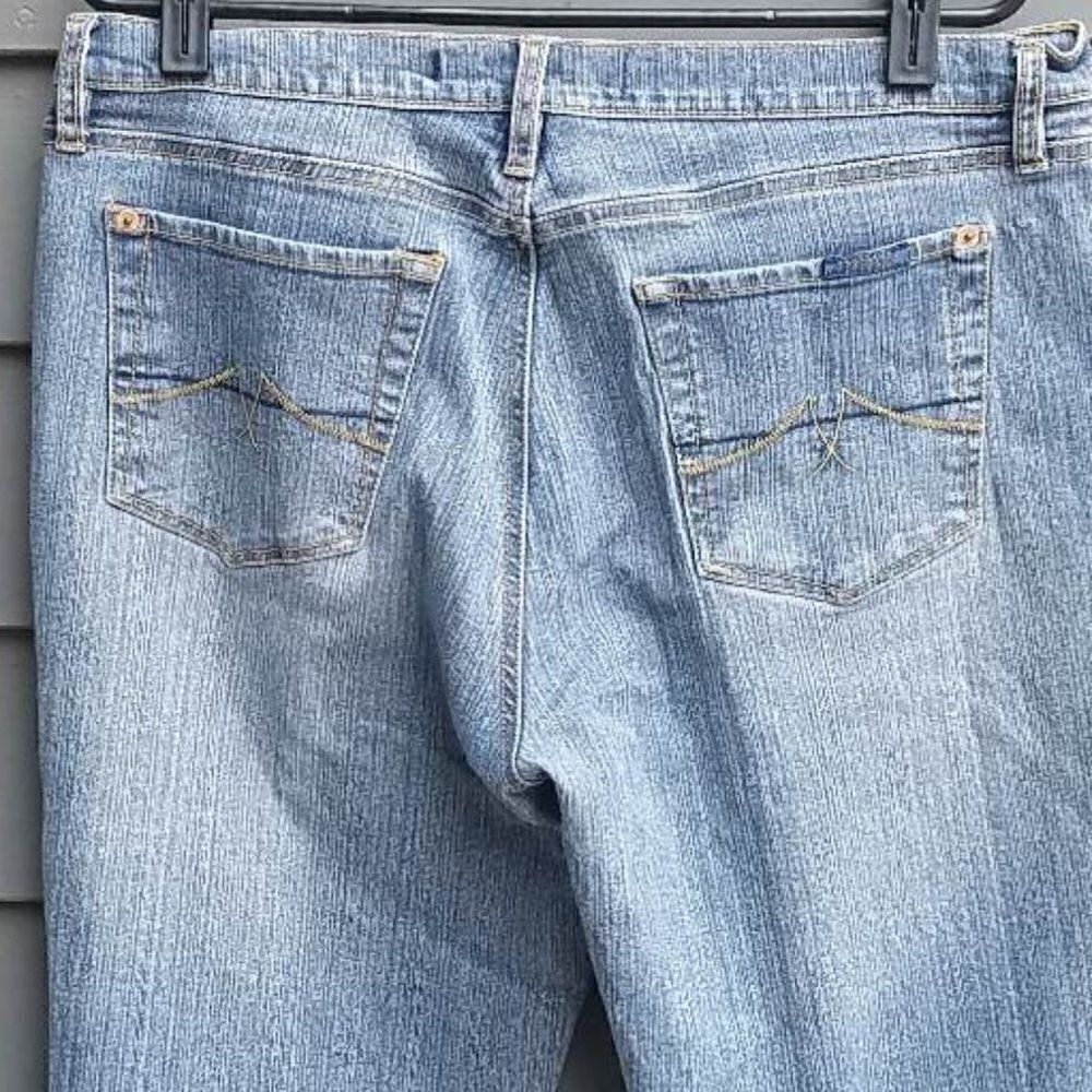 Jeanstar Cropped Jeans Size 12 - Picture 5 of 9